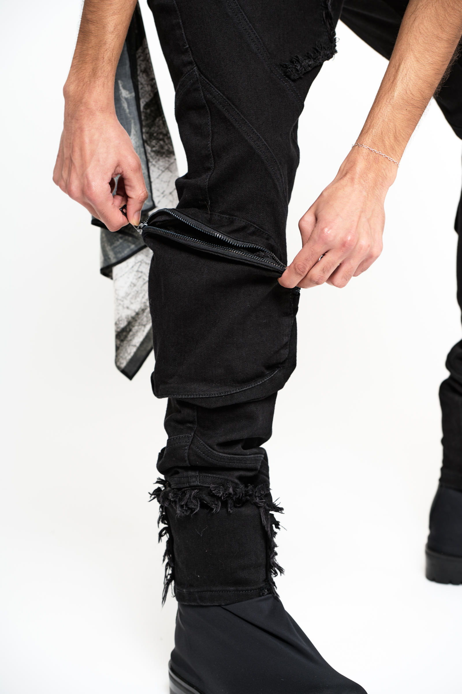 "Raven" Skinny Jeans Black