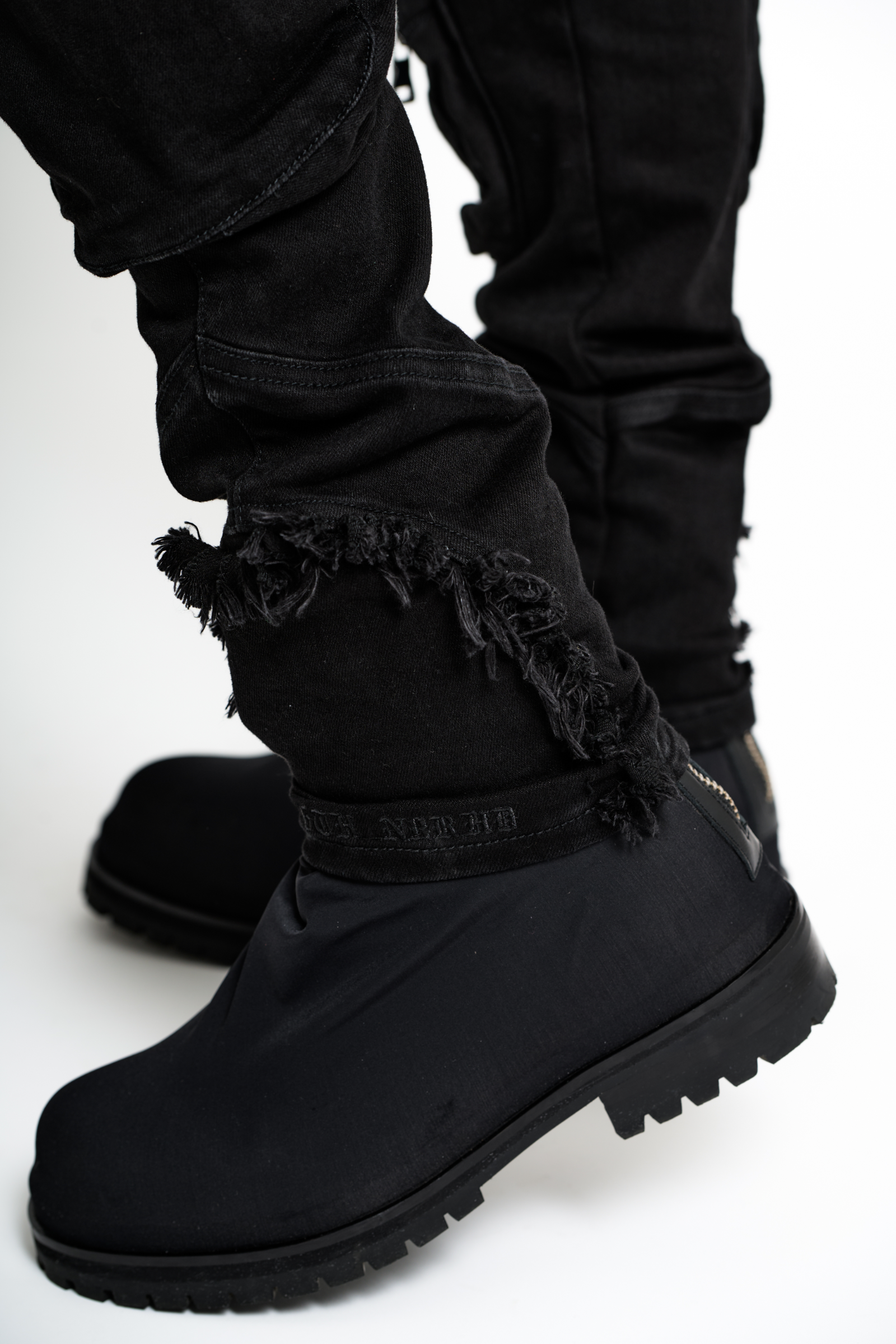 "Raven" Skinny Jeans Black