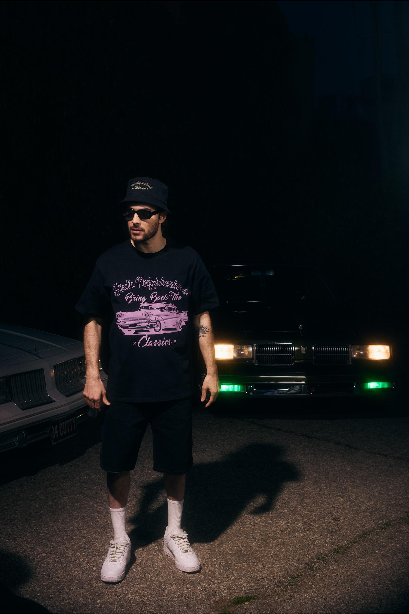 "Classic Is Back" Boxy Graphic Tee Black