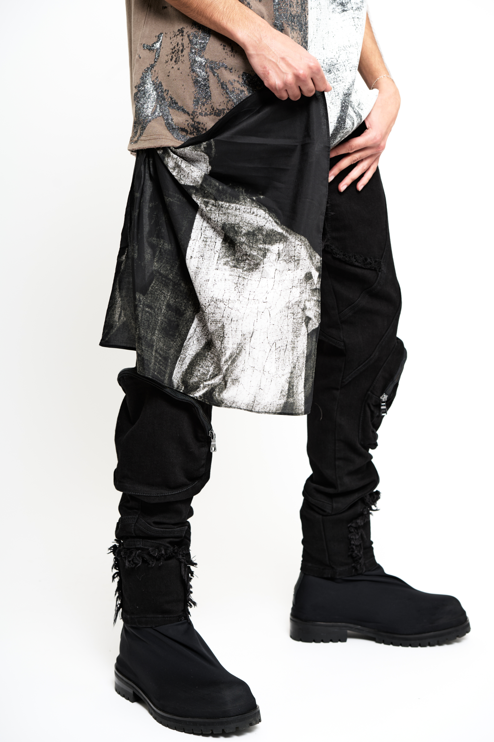 "Ashes" Oversized Graphic Tee Black