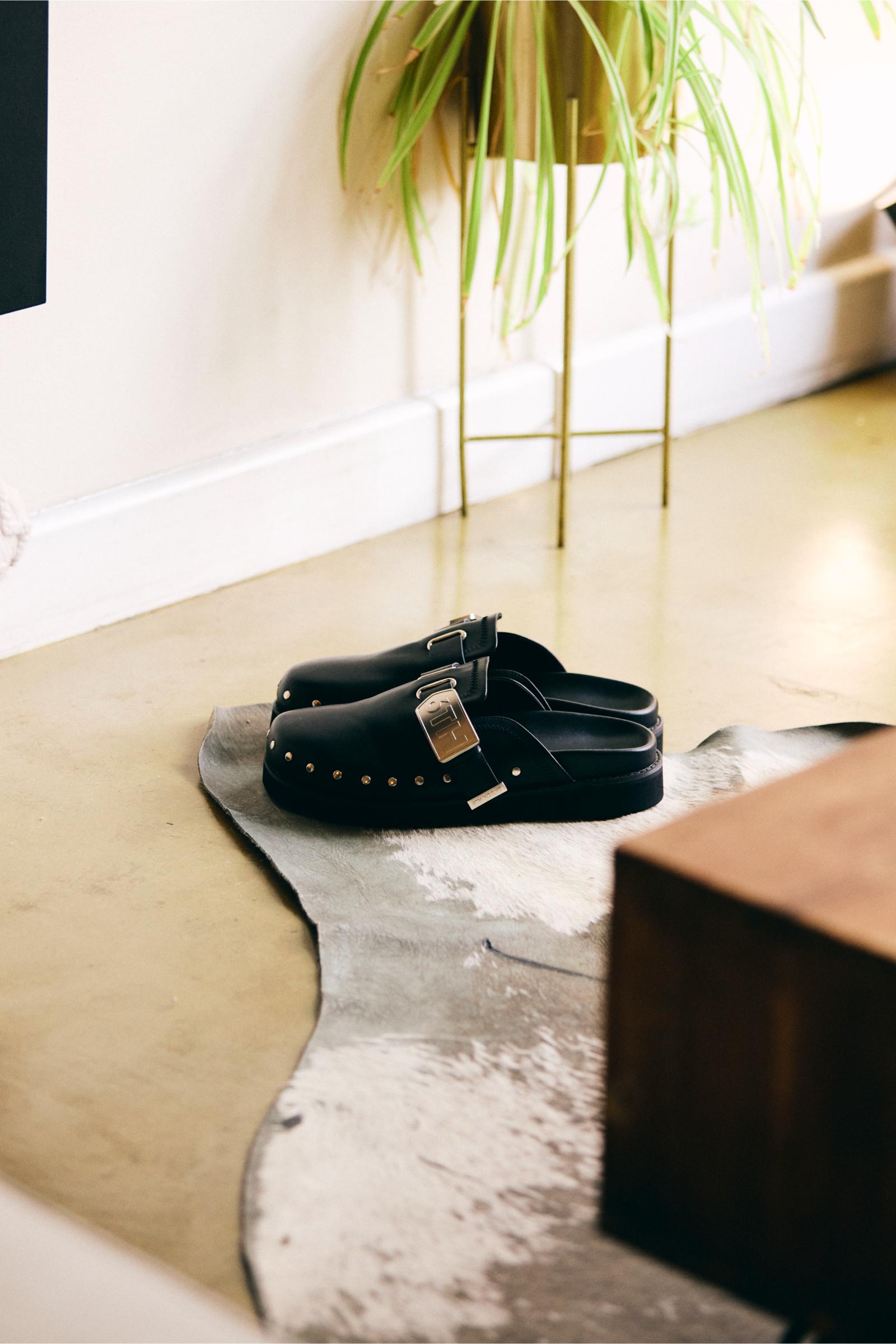 6thNBRHD "MOONWALK" LEATHER MULE BLACK
