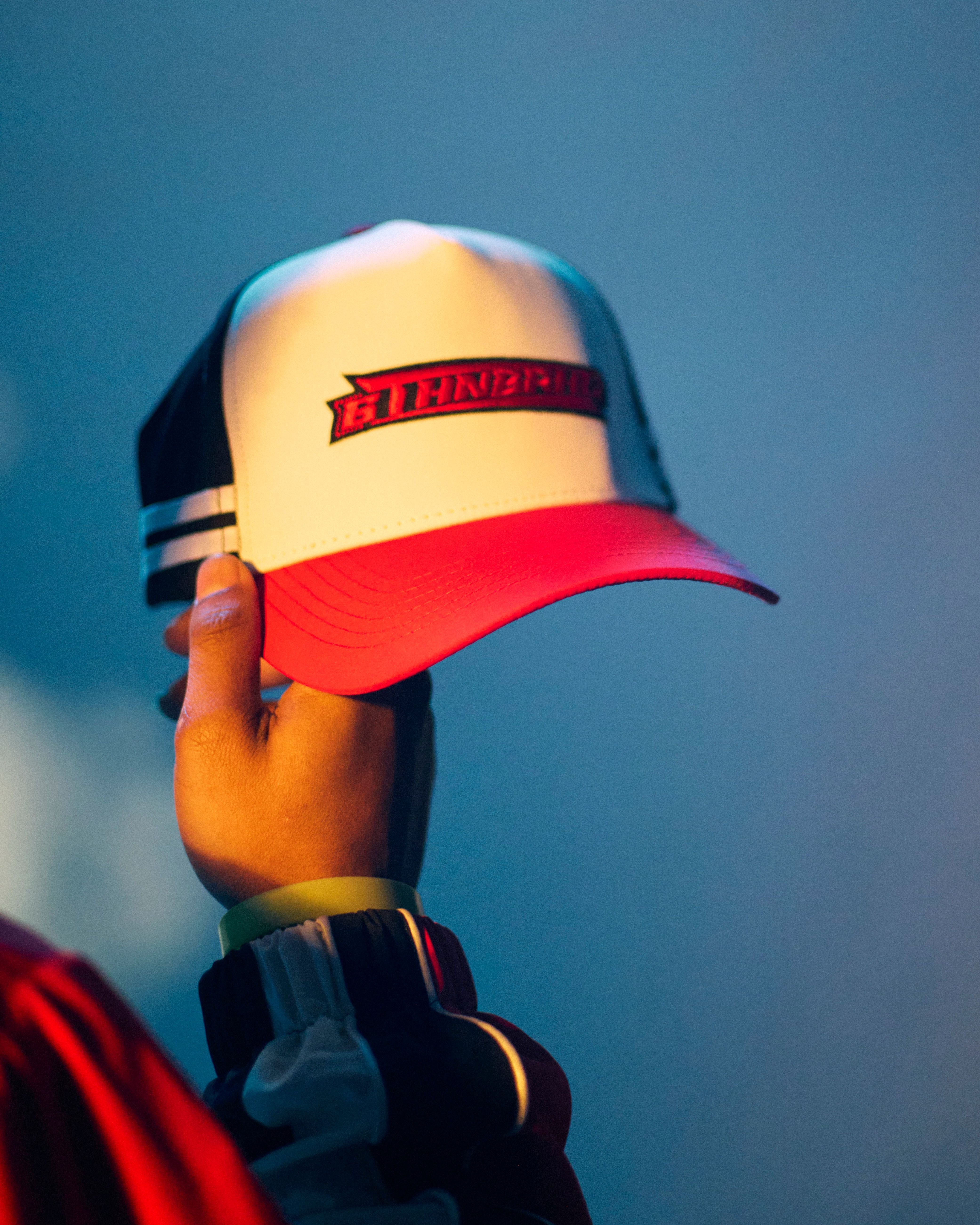 "ERA" HEADWEAR - BLK/RED