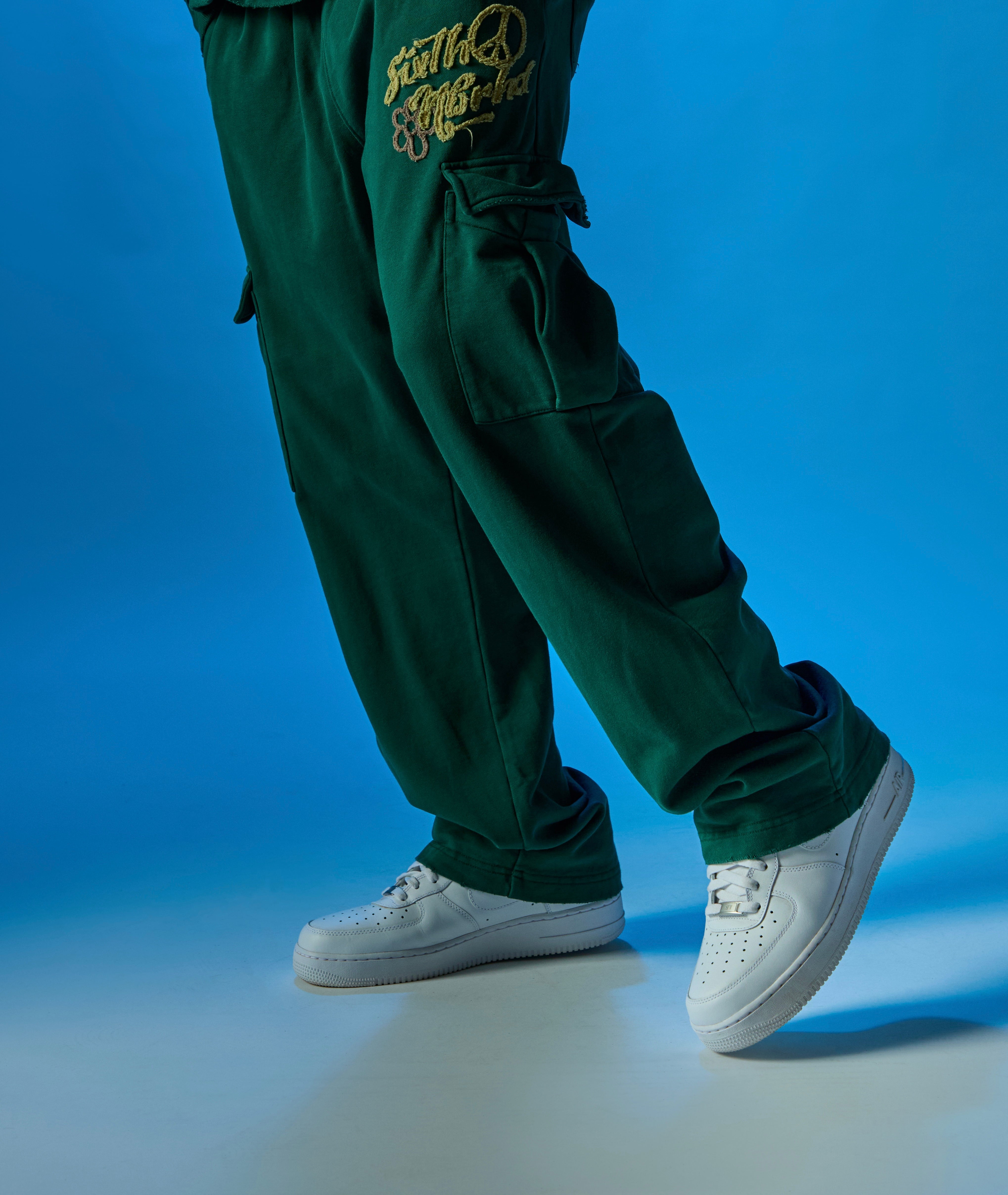 "CHANCES" RELAXED FIT FLEECE CARGO PANTS OLIVE