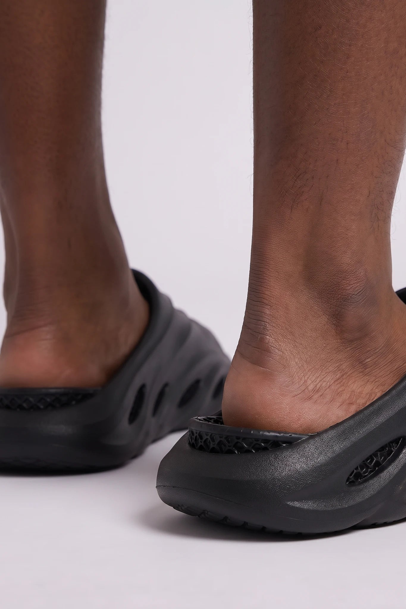 "Esntl 2.0" Slide Footwear Black