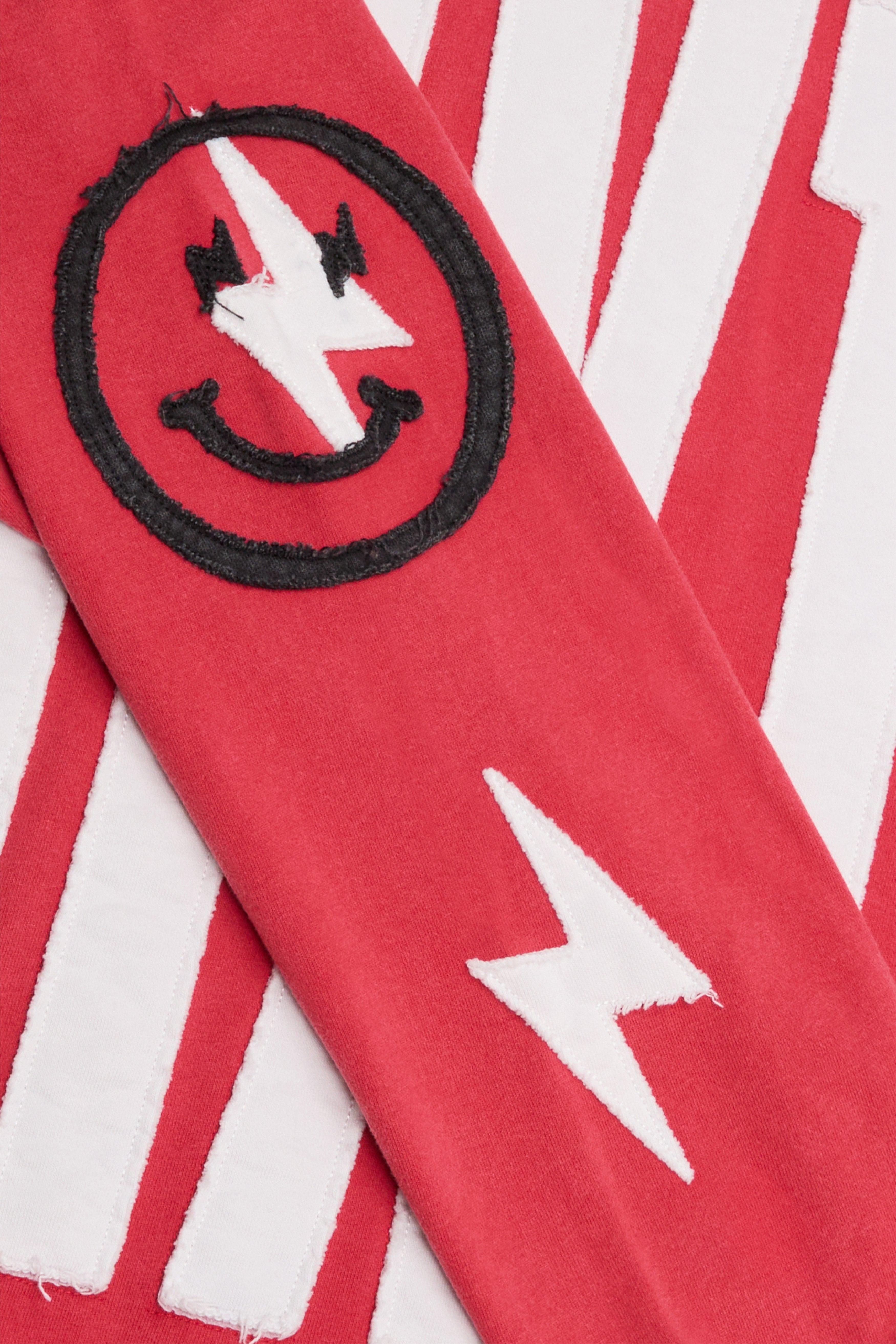 "PATCHES" CROPPED PULLOVER RED